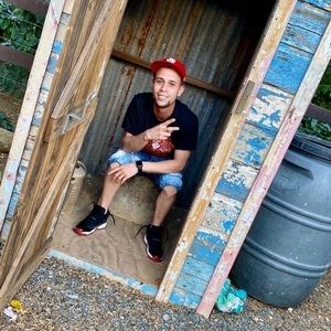 Meet your Posher, Christopher